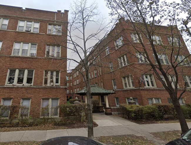 Building Photo - 4452 N Damen Ave