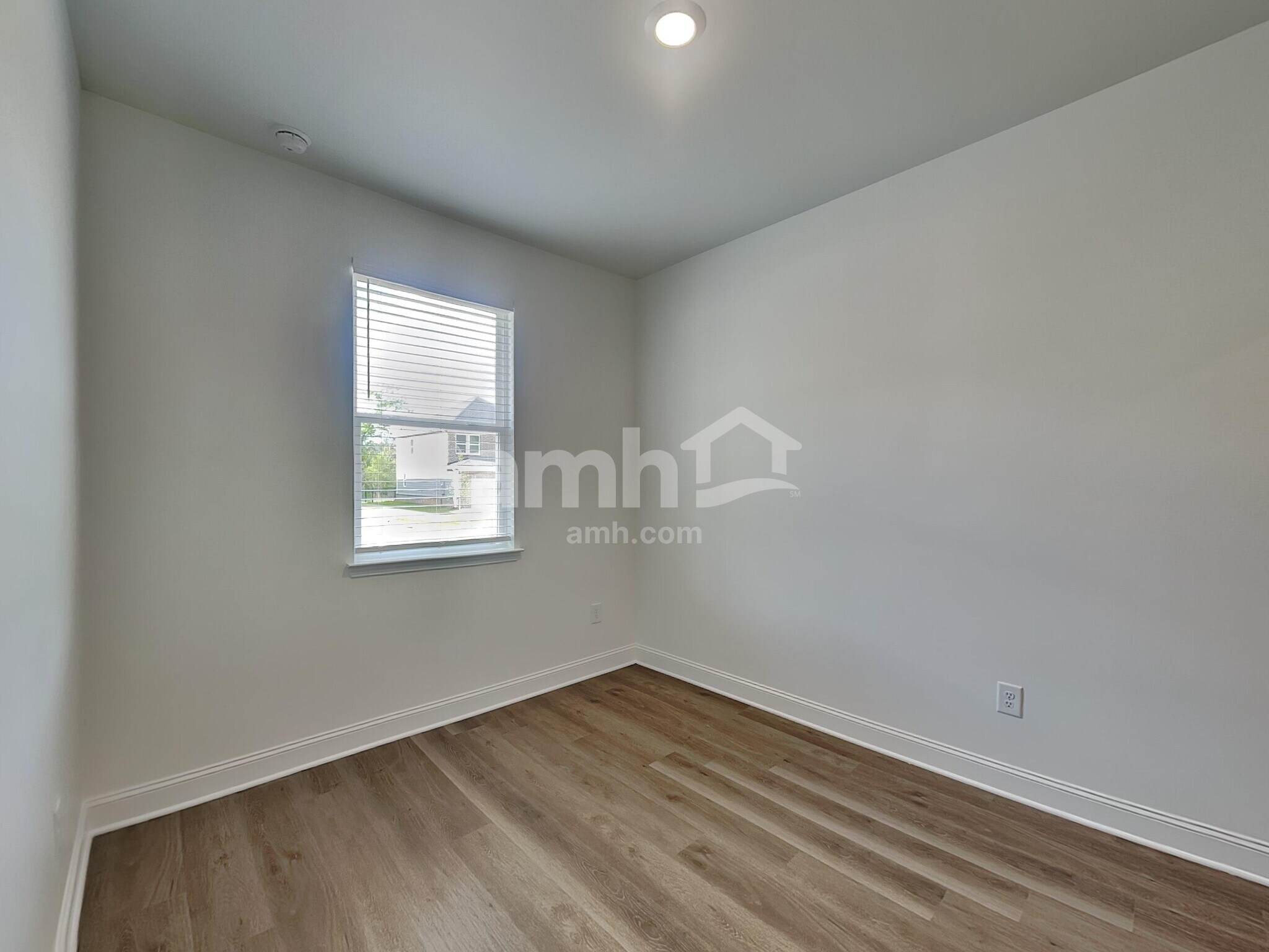 Building Photo - 935 Carnelian Ln