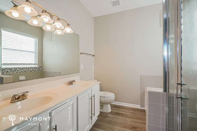 Building Photo - 1497 Westbrook Dr