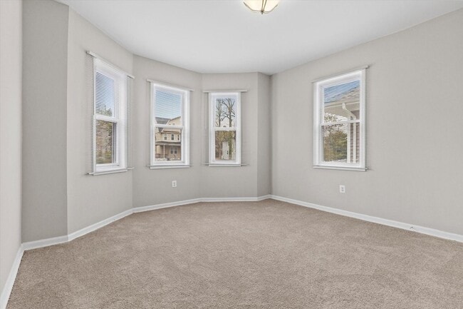 Building Photo - 6BR / 5BA Single-Family Home | 2,663 Sq Ft | Private Driveway | Deck | $4,200/mo Spacious 6-bedro...