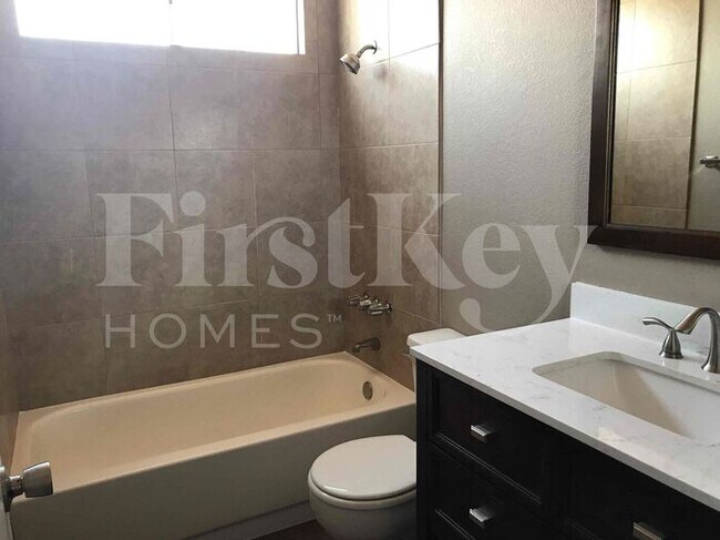 Building Photo - 419 Rutherford Cir