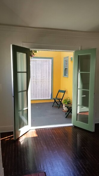 French doors leading to sm patio - 5428 Edgewood Pl