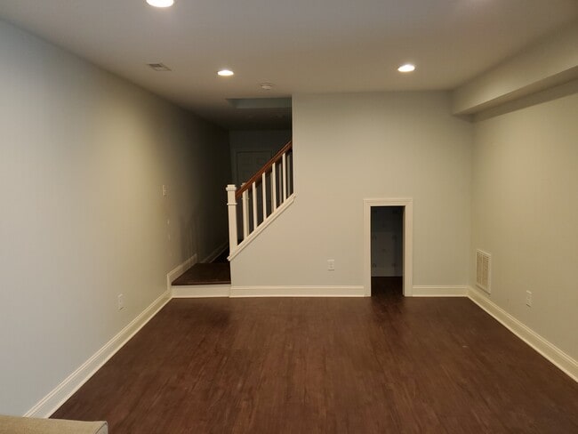 Building Photo - 445 Andrew Dr