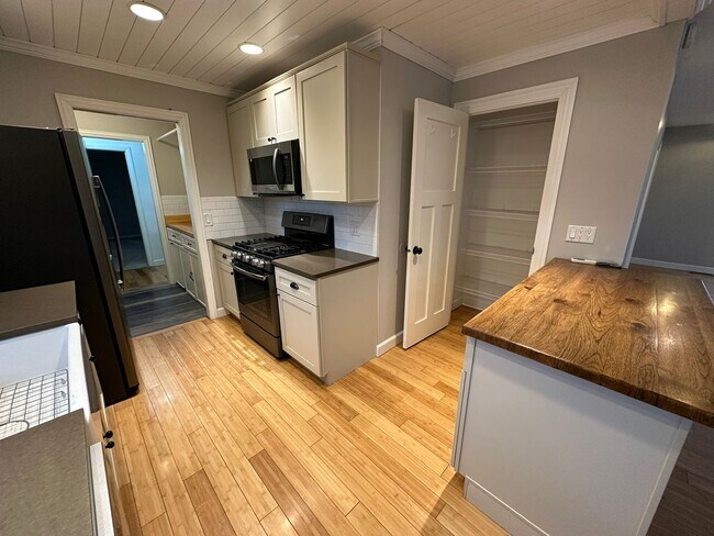 Building Photo - 3316 Annally Dr