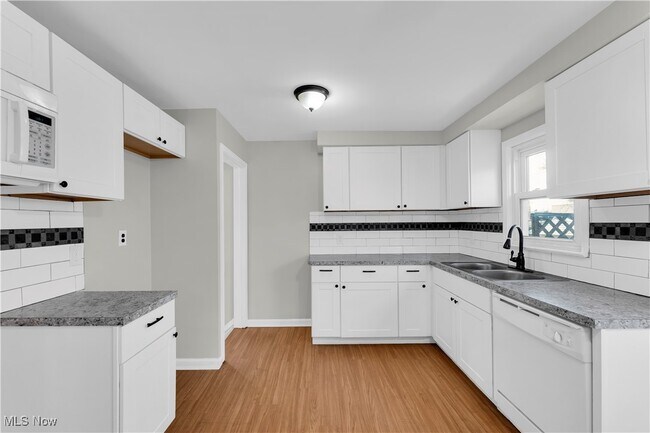 Building Photo - 4762 E 88th St