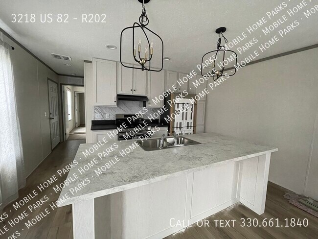 Primary Photo - 3218 OH-82