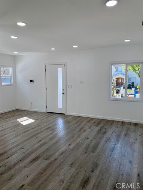 Building Photo - 313 E Hillsdale St