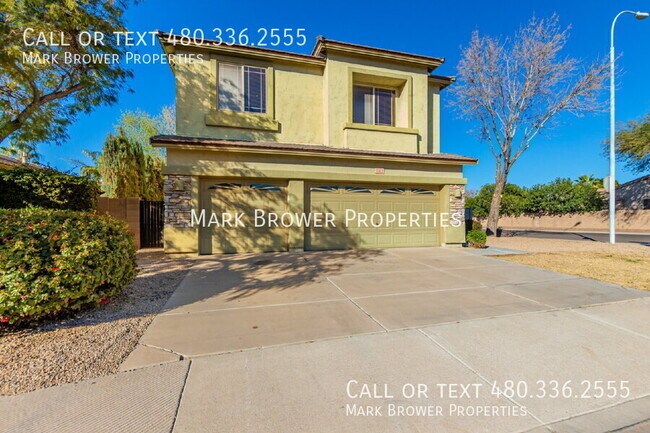 Building Photo - 1462 W. Roadrunner Dr.