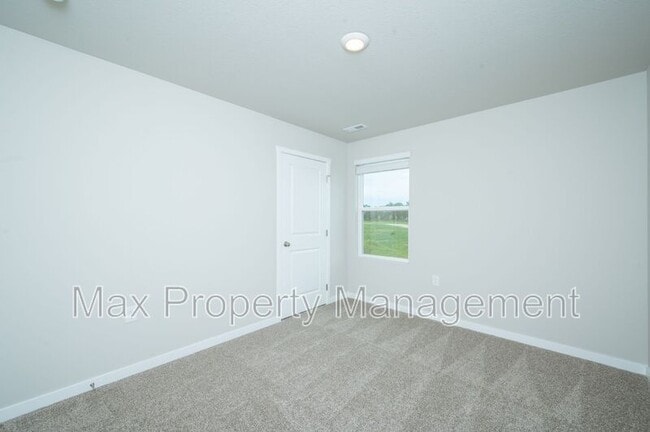 Building Photo - 4582 SE Rockford Ave