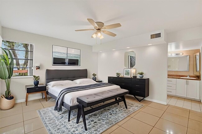 Building Photo - 347 Ives Dairy Rd