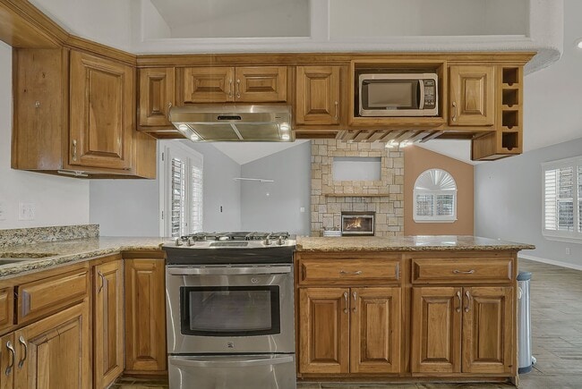 Building Photo - Upper Valley 3 Bedroom 2 Bath