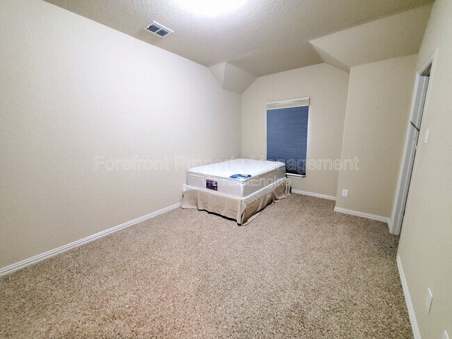 Building Photo - 11927 Jasmine Way