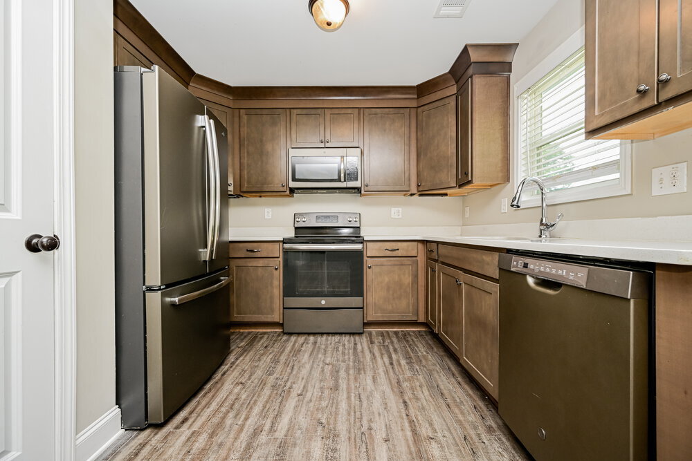 Building Photo - 320 Woodland Ridge Cir