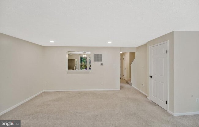 Building Photo - 7459 Aspenpark Rd