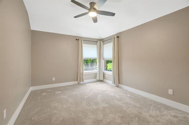 Building Photo - 3812 Lakeway Dr