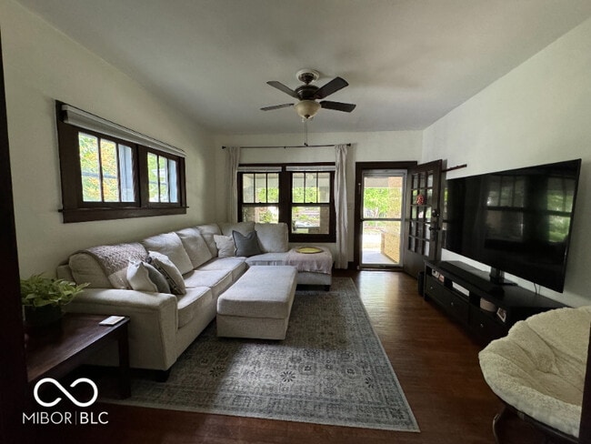 Building Photo - 336 N Lesley Ave