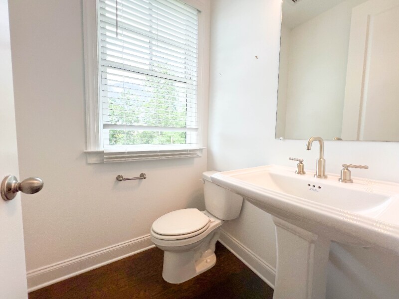 Building Photo - 6605 Beacon Dr