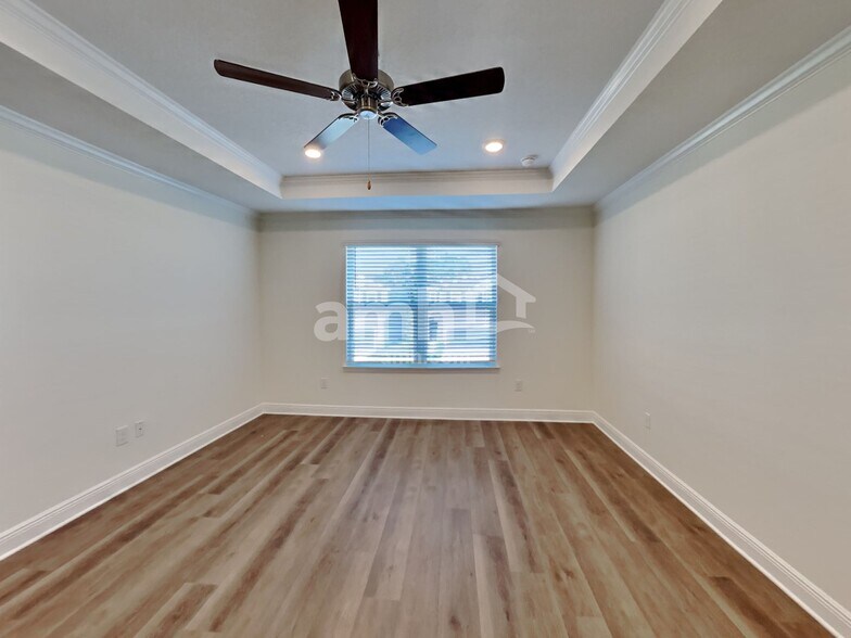 Building Photo - 27173 St Andrews Ave