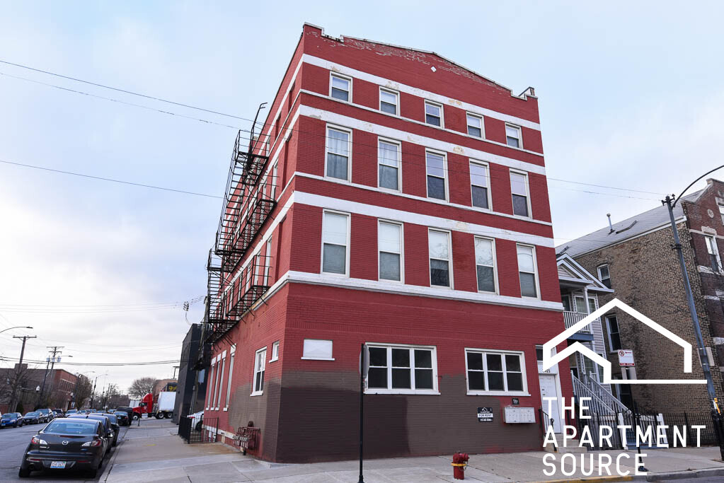 Building Photo - 2023 S Throop St