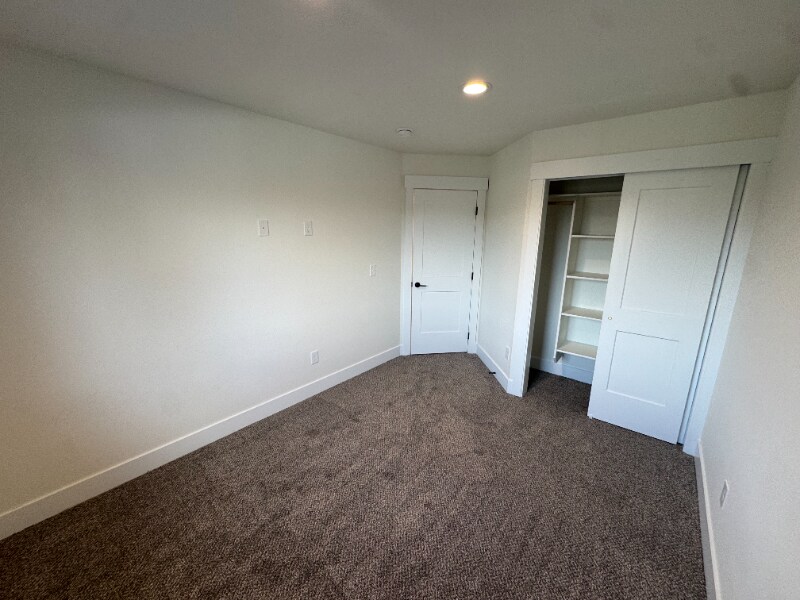 Building Photo - 3921 E 27th Ave