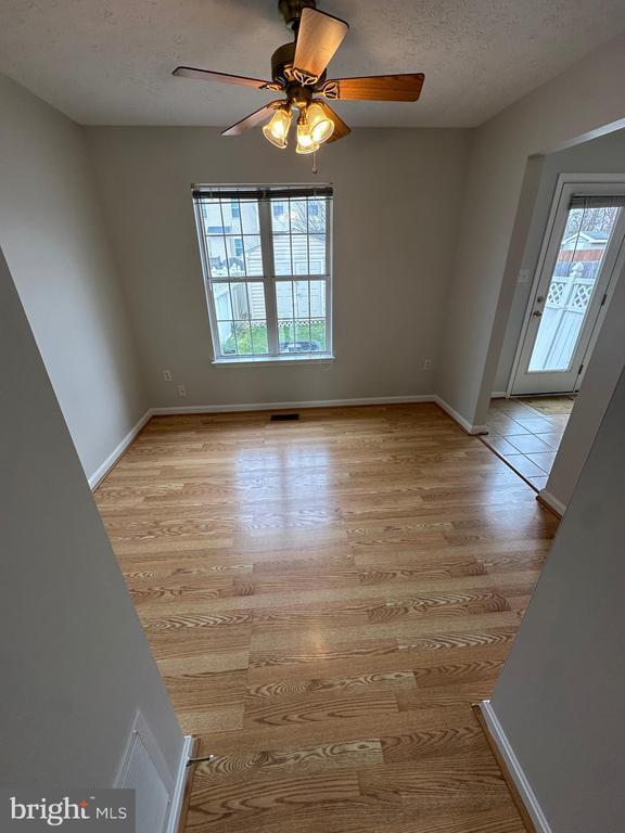 Building Photo - 104 Peridot Pl