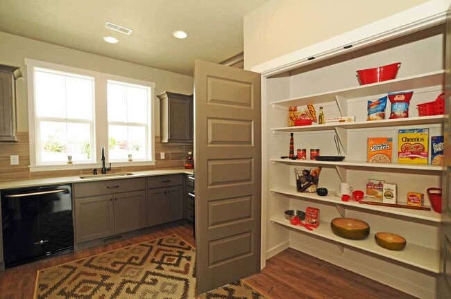 Building Photo - 314 S Truss Ave