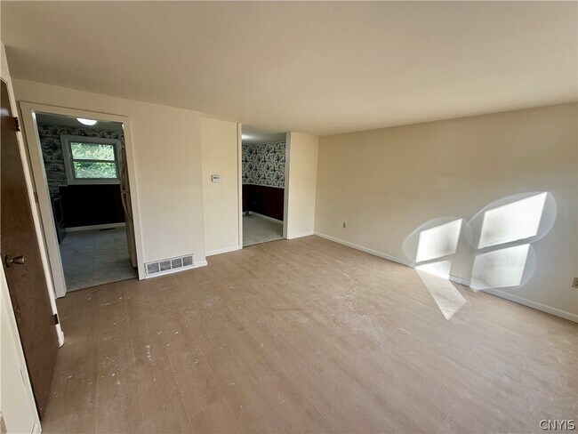 Building Photo - 4999 Windgate Rd