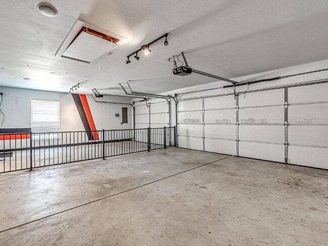 Building Photo - Elegant 3-Bedroom Home in Thornbrooke Village – All Bills Paid