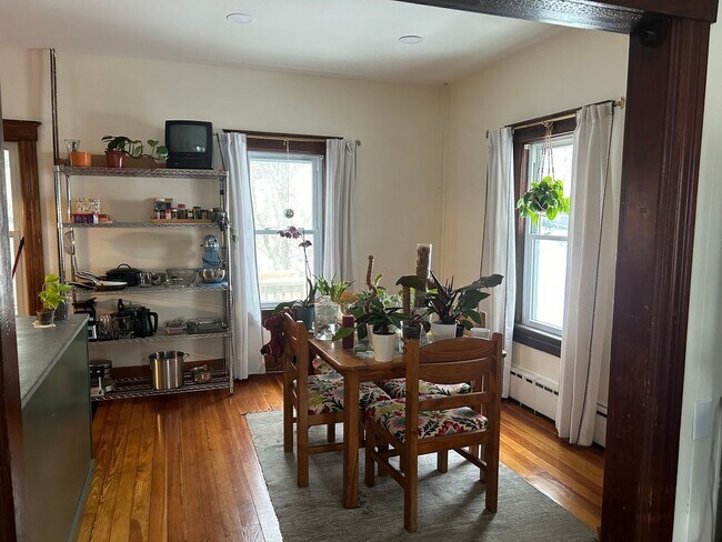 Building Photo - 12-14 West St