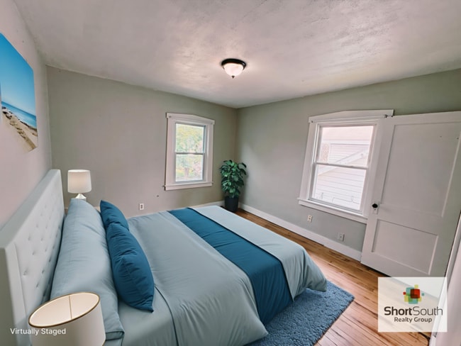 Building Photo - 4 bed 2 bath Single Family Home