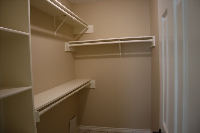 Building Photo - 6319 Langham Way