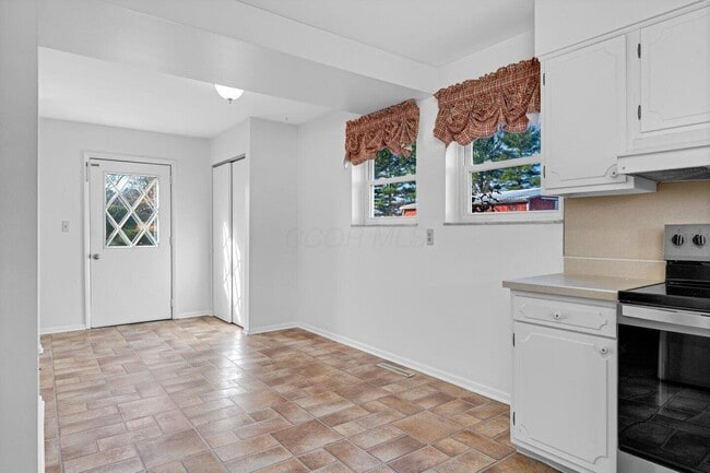 Building Photo - 49 Commanche Ct