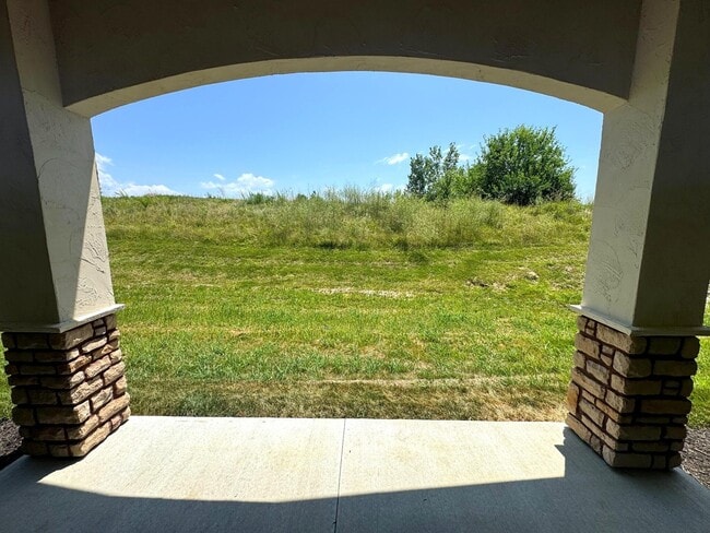 Building Photo - 1738 Bunker Loop