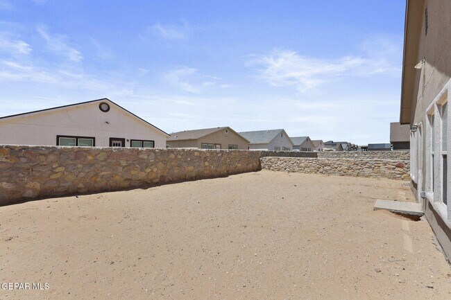Building Photo - 14916 Tierra Coruna Ave