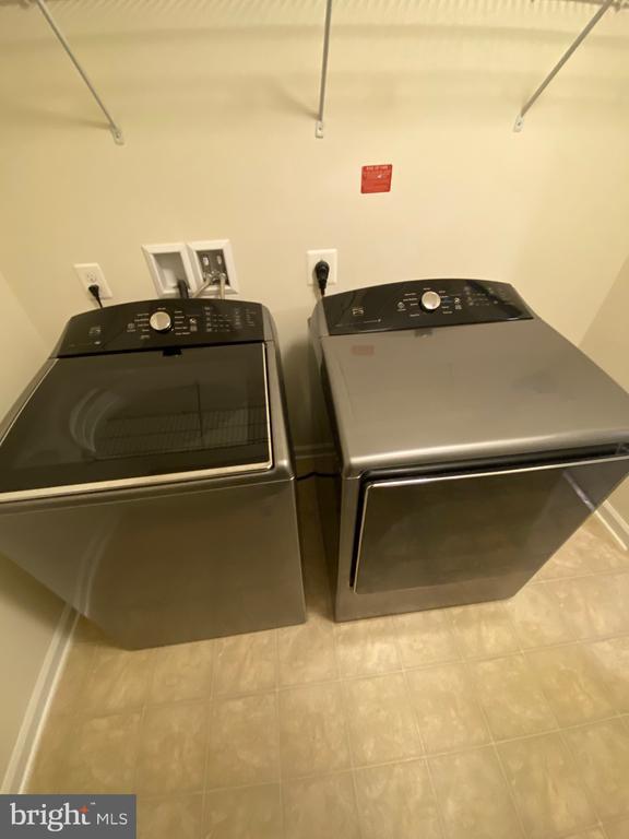 Building Photo - 129 Hornbeam Dr