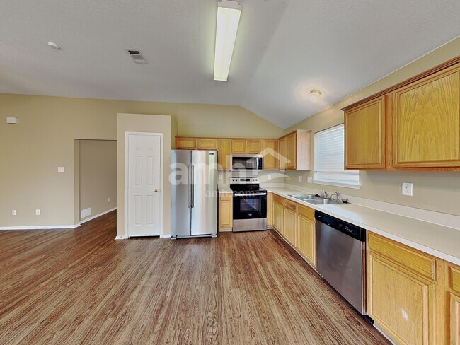 Building Photo - 432 Round Rock Rd