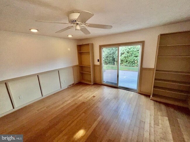 Building Photo - 918 Rockwell Rd