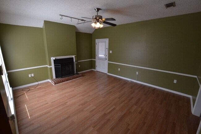 Building Photo - 2136 S Flannery Rd