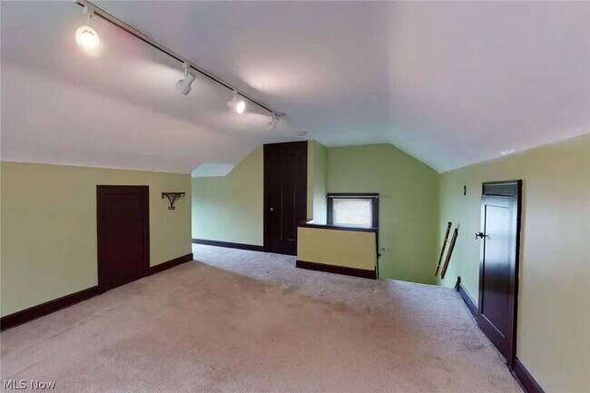 Building Photo - 3549 Bainbridge Rd