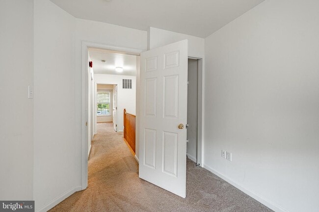 Building Photo - 596 Coach Hill Ct