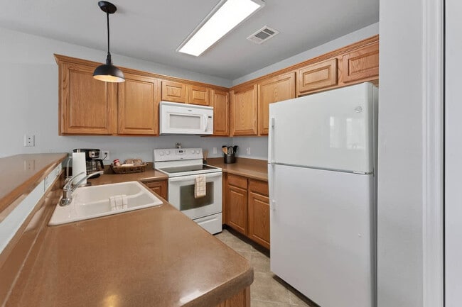 Building Photo - 730 E Mather St