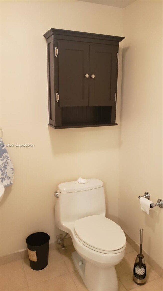 Building Photo - 16699 Collins Ave