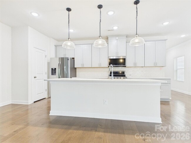 Building Photo - 3941 Woodland View Dr