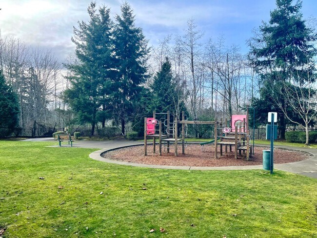 Building Photo - Charming Home in quiet Sunset Landing Community, Edmonds!