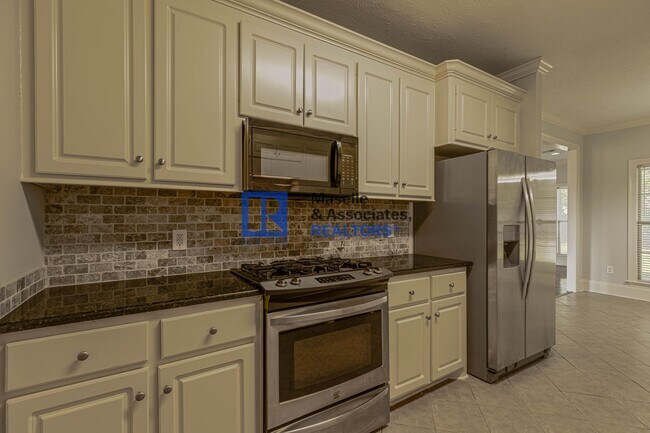 Building Photo - 3 Bed/2 Bath Home in Madison in Devlin Spr...