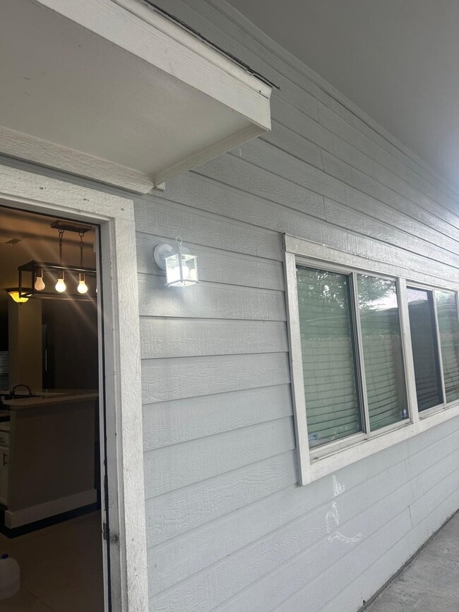 Building Photo - 19818 Lindenwick Ct