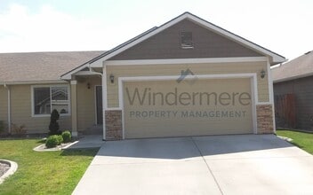 Building Photo - Maria167-2