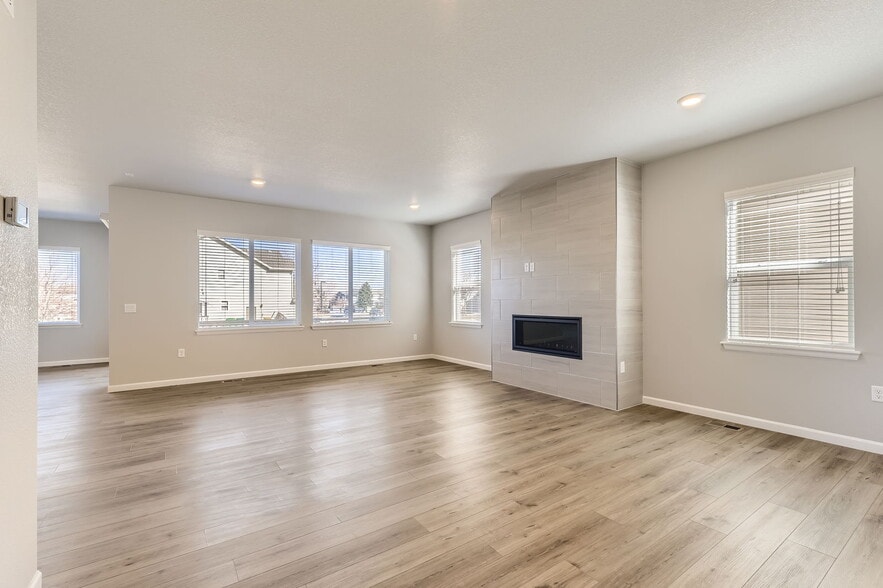 Building Photo - 10856 Hayloft St
