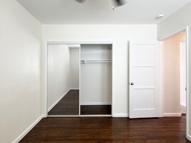 Building Photo - **2025 Euclid Ave Long Beach** Beautiful 3 bedroom 2 bath !!2 weeks free OAC!!