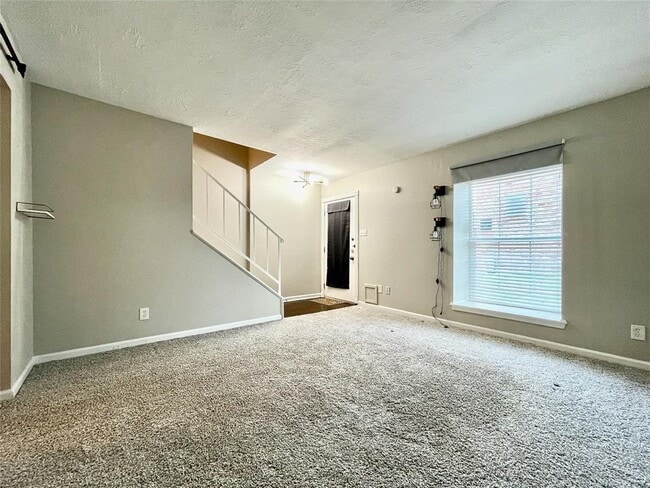 Building Photo - 11525 Beechnut St